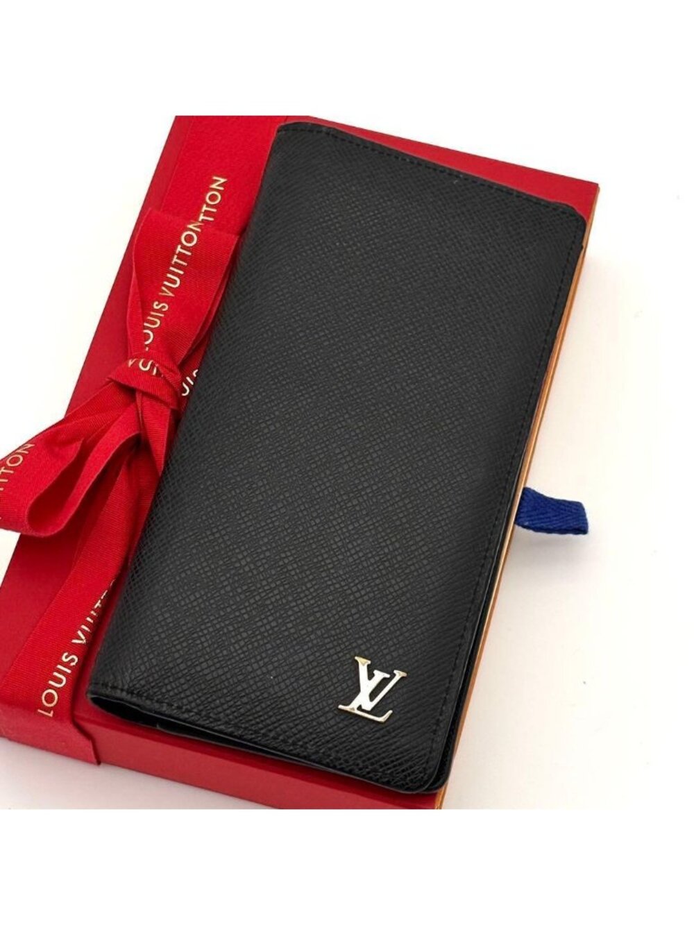 Louis Vuitton Wallet Taiga Portefeuille Brazza NM Black